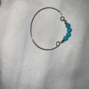 Chic Silver Bracelet with Turquoise Beads